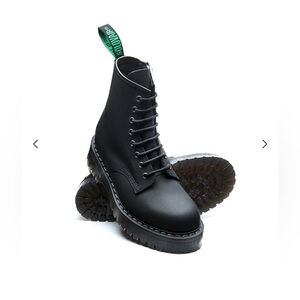 Solovair Black Greasy 8 Eye Zipped Platform Derby Boot